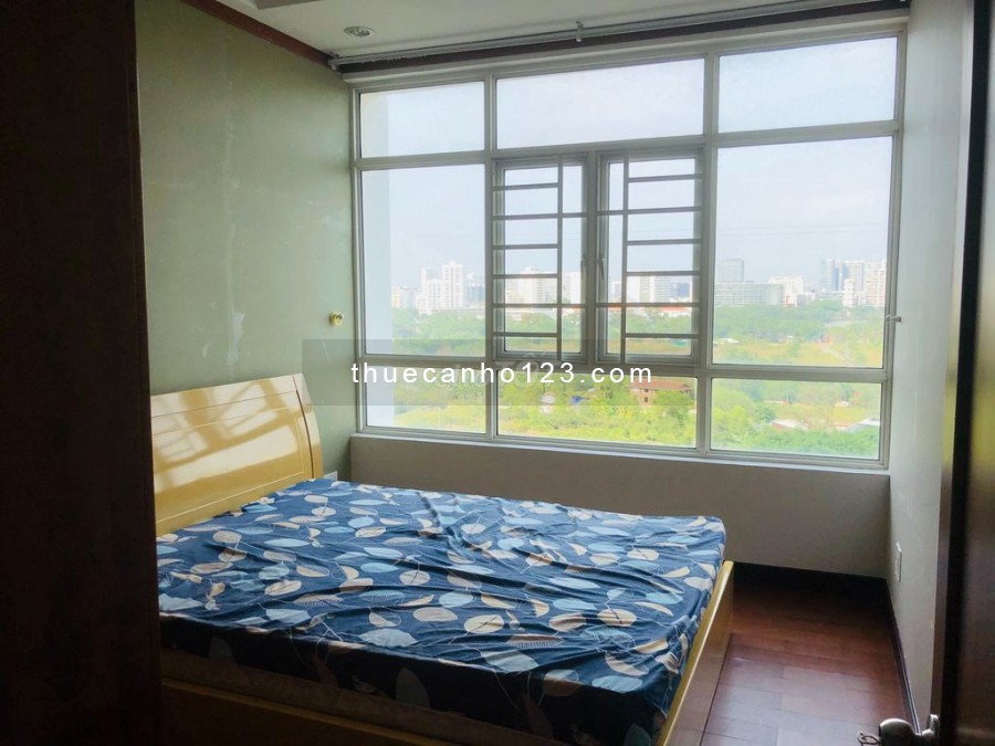 Có căn hộ tại chung cư Phú Hoàng Anh, Diện tích 88m2, kết cấu 2PN, 2WC
