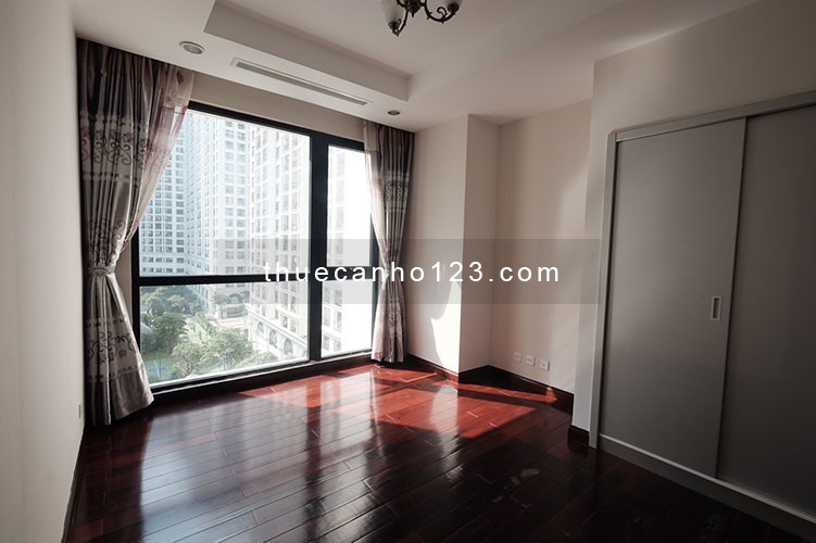 Cho thuê CC Cao cấp Royal City 69m 2PN cơ bản 13tr