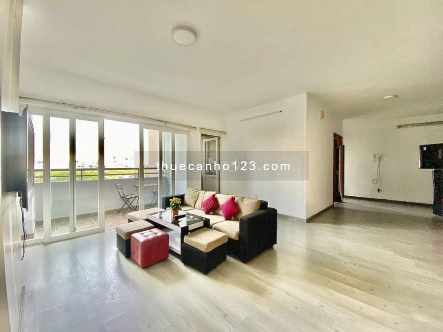 Cho thuê căn hộ cao cấp 100m2 3pn, 3wc, tầng trung view đẹp giá thuê 13 triệu/tháng