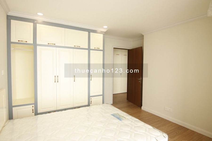 Cần cho thuê gấp căn hộ tại Discovery Complex 148m2, 3 phòng ngủ, 2wc, full nội thất.