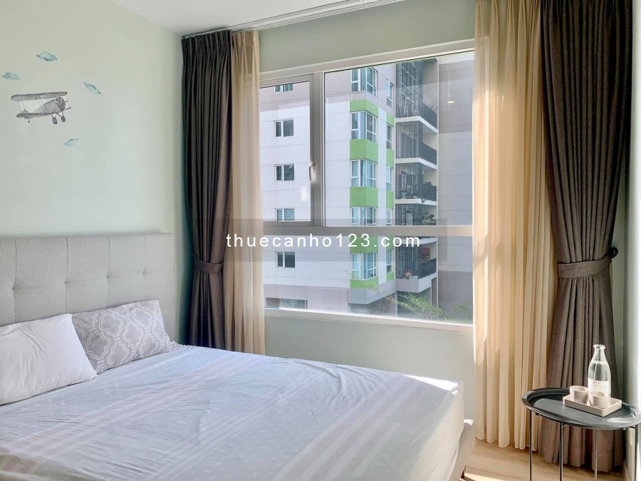 Cần cho thuê căn hộ chung cư Vista verde 14 triệu/tháng bao phí, 88m2, 2 phòng ngủ, 2wc