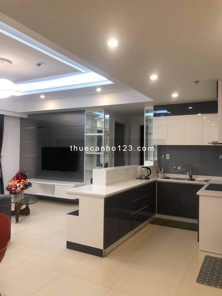 Cho thuê căn hộ chung cư cao cấp Masteri Thảo Điền 90m2, 3PN, 2WC, tầng thấp tiện nghi