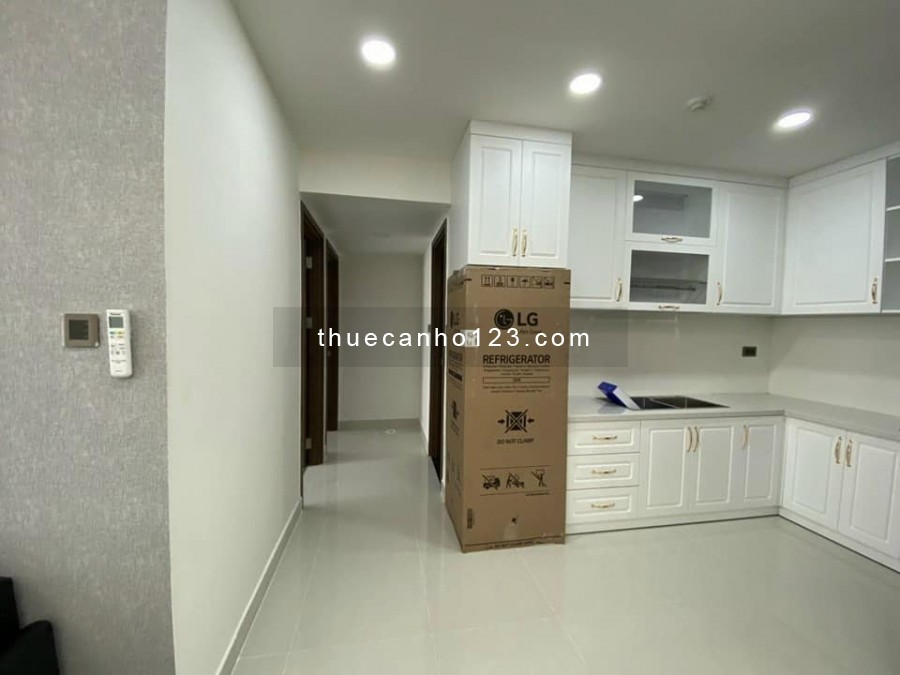 Cho thuê căn hộ chung cư SaiGon Royal, 80m2, 2 phòng ngủ, 2wc, đủ nội thất vào ở ngay