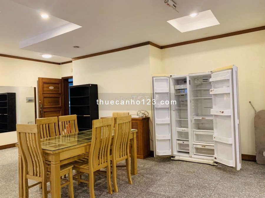 Cho thuê căn hộ cao cấp full nội thất, 129m, 3pn, 2wc tại chung cư Phú Hoàng Anh