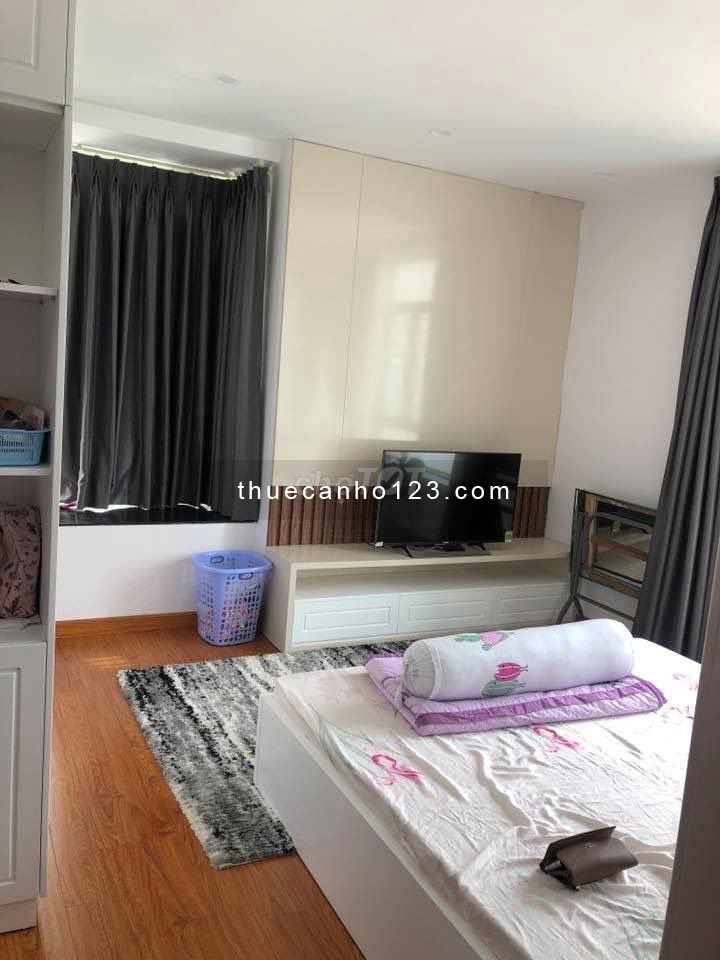Cho thuê căn hộ chung cư Phú Hoàng Anh diện tích 129m2, gồm 3pn, 3wc, full nội thất