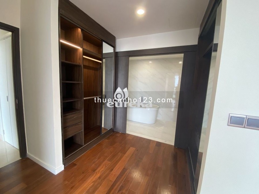 Cho thuê căn hộ 4 phòng ngủ tại chung cư Gateway Thảo Điền, diện tích 185m2,