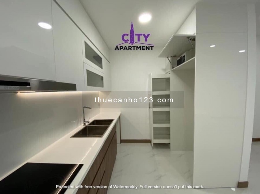 Cho thuê căn hộ tại chung cư Sunwah Pearl 130m2, 3pn, 3wc nhà mới tinh, nội thất cơ bản