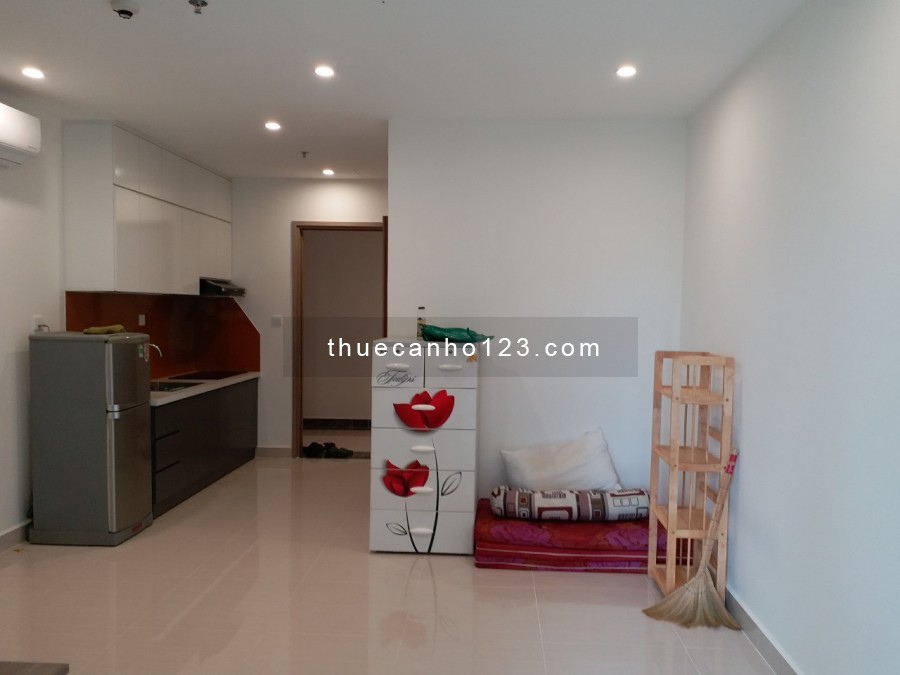 Cho thuê căn Studio Bếp Rèm Máy Lạnh Đẹp, giá 4,3 tr/ tháng, Không bị nắng chiều, tầng trung đẹp