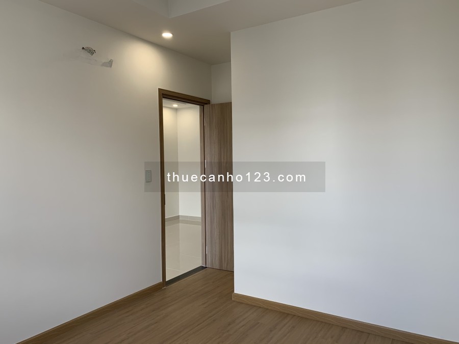 Cho thuê căn hộ cao cấp Lavita Charm, căn hộ thuộc block A có view đẹp, 2 phòng ngủ 67.3m2 mới 100%