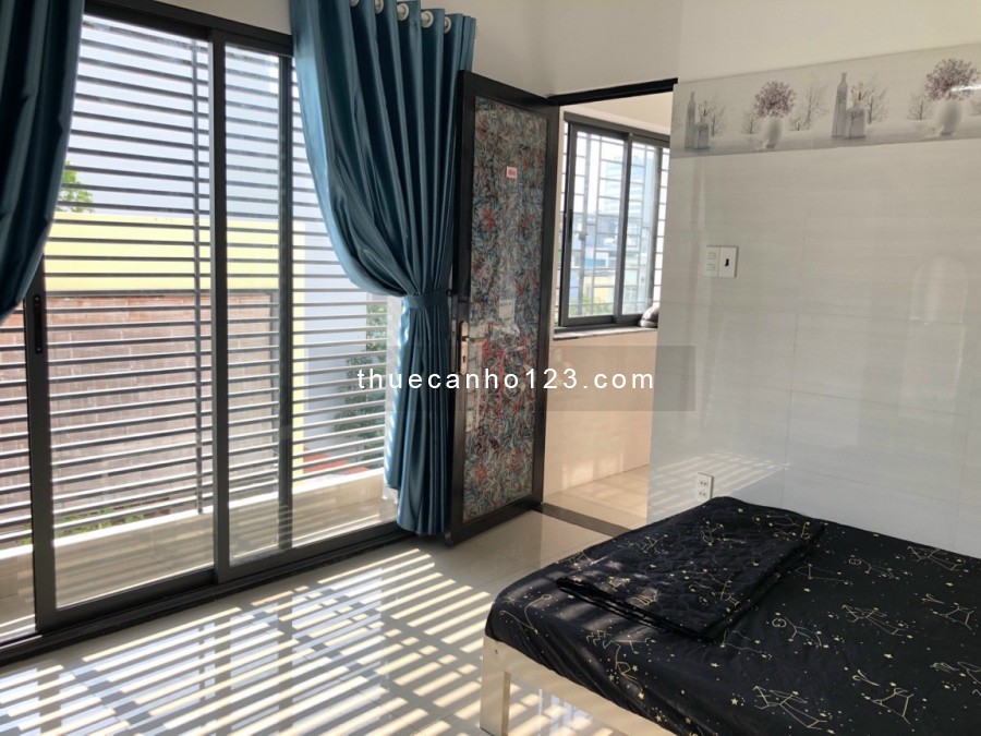 Căn hộ ban công chỉ 5tr ngay Etown Cộng Hòa. Full nội thất