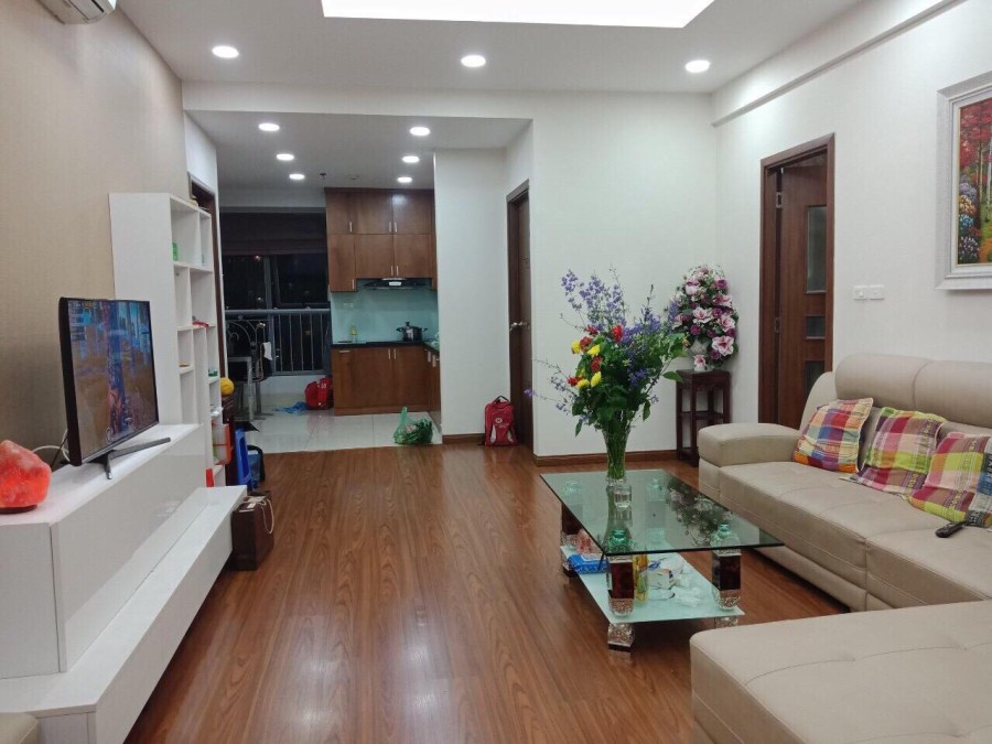 Chính chủ cho thuê căn hộ cc Star Tower Dương Đình Nghệ diện tích100 m2 2PN, 2WC