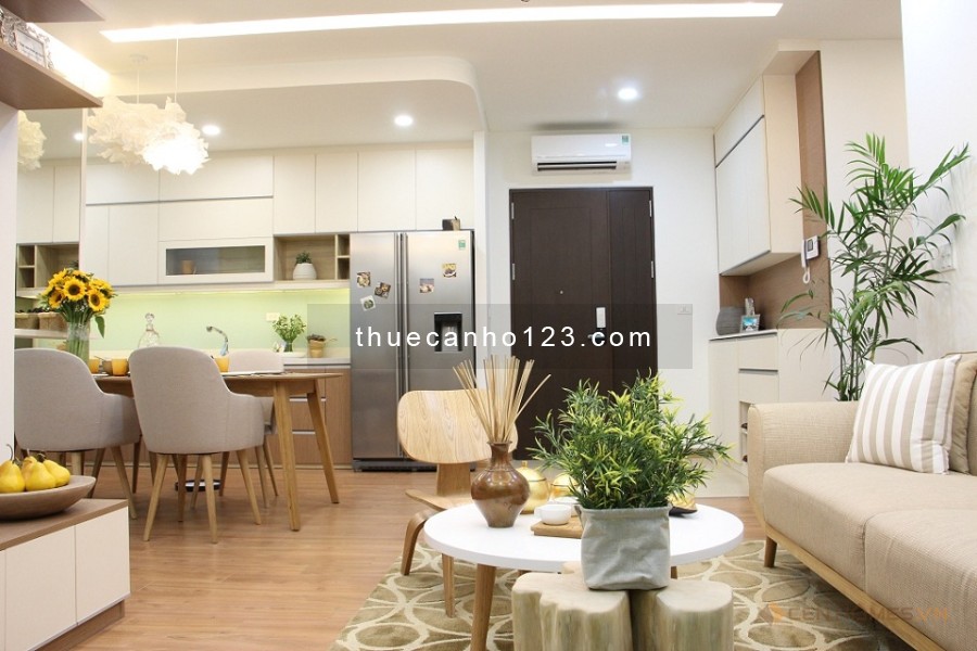 Cho thuê căn hộ Sài Gòn South, lầu cao view sông thoáng mát, nhà 2PN có đầy đủ nội thất, giá siêu rẻ