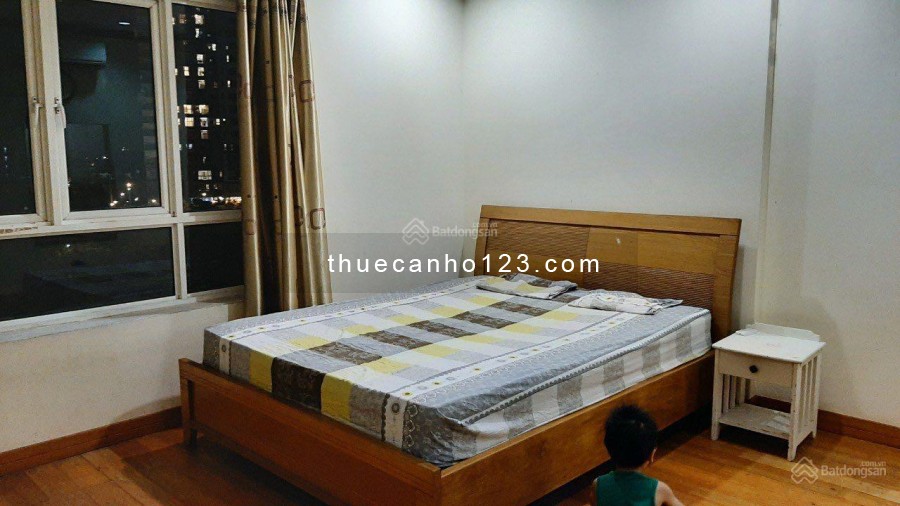 Văn Tân cho thuê căn hộ 3PN 129m2 ở chung cư Phú Hoàng Anh giá rẻ 9 triệu tháng