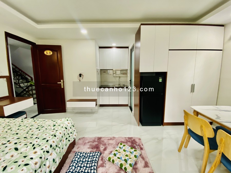 Cho thuê căn hộ đầy đủ nội thất, cửa sổ thoáng, gần cầu Nguyễn Văn Cừ, hình thật giá thật