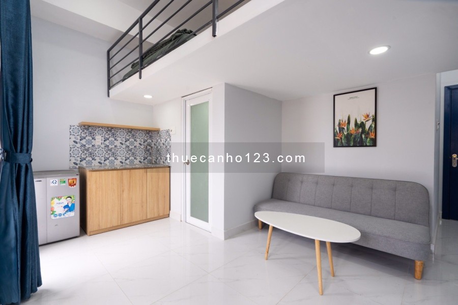 CHDV Duplex full nội thất, siêu rộng. Ban công cửa sổ thoáng mát. Gần cầu Kinh- Thanh Đa