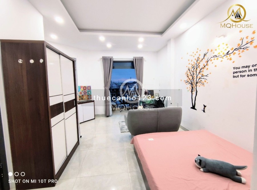 Phòng ban công, cửa sổ view thành phố cực Chill, rộng 30m2, Bình Thạnh