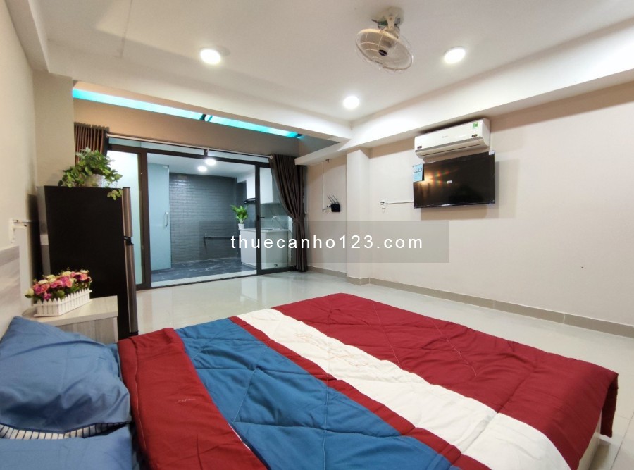 Cho thuê căn hộ 1 phòng ngủ full nội thất gần Ngã tư Bảy Hiền đường Lê Bình