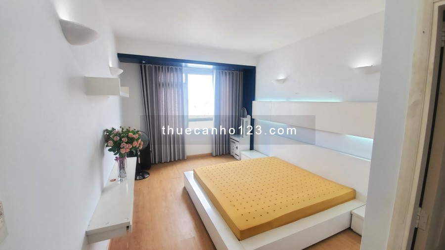 Cho thuê căn hộ 2PN tại chung cư Satra Phan Đăng Lưu, nhà rộng thoáng, full nội thất Tel 0979809060