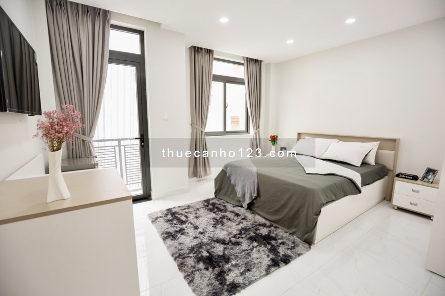 Căn hộ studio - ban công - full nội thất - gần nhà thờ hàng xanh - đại học công nghệ Tp.HCM