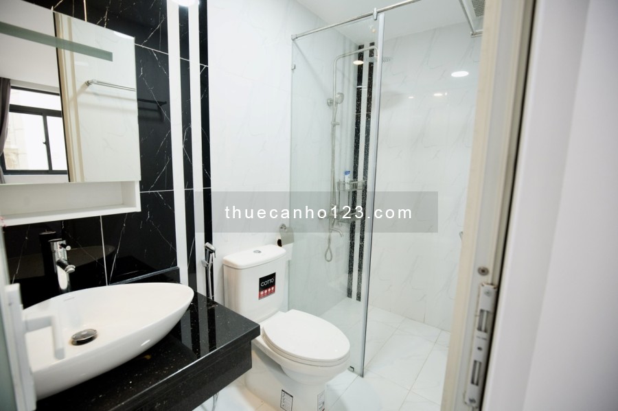 Căn hộ studio - ban công - full nội thất - gần nhà thờ hàng xanh - đại học công nghệ Tp.HCM