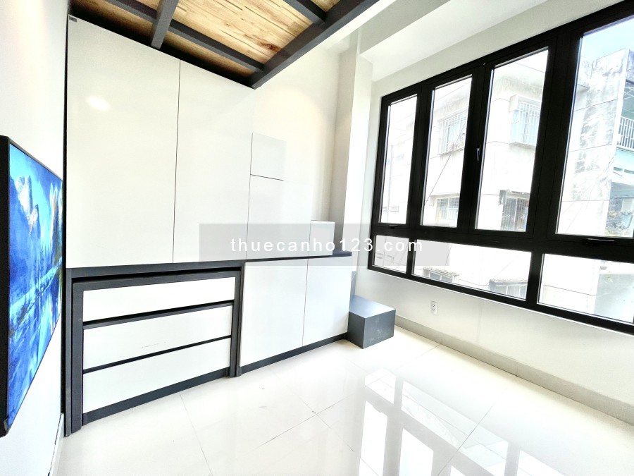 Duplex siêu xinh, cửa sổ rộng, ngay Cống Quỳnh, Quận 1, gần công viên Tao Đàn, trống duy nhất 1 căn