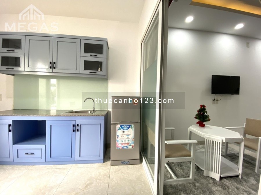 1 phòng ngủ,studio Sân Bay ban công full nội thất 30m2 gần công viên Hoàng Văn Thụ