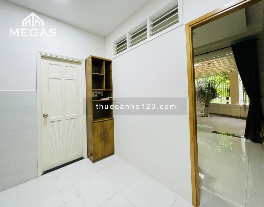 1 phòng ngủ,studio Sân Bay ban công full nội thất 30m2 gần công viên Hoàng Văn Thụ