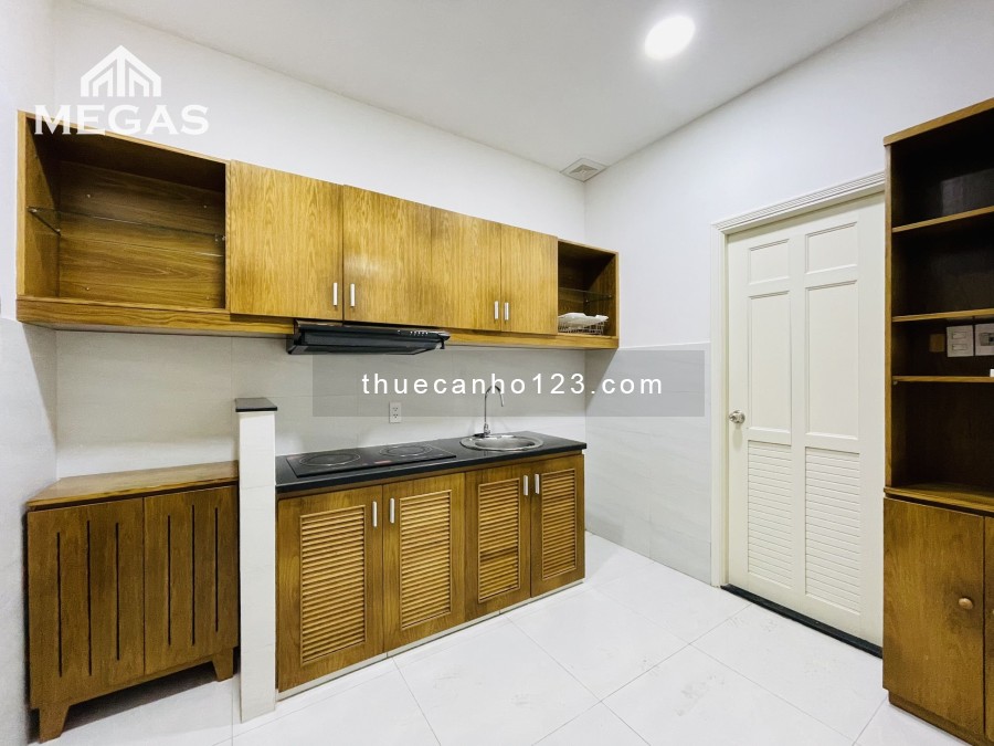 1 phòng ngủ,studio Sân Bay ban công full nội thất 30m2 gần công viên Hoàng Văn Thụ