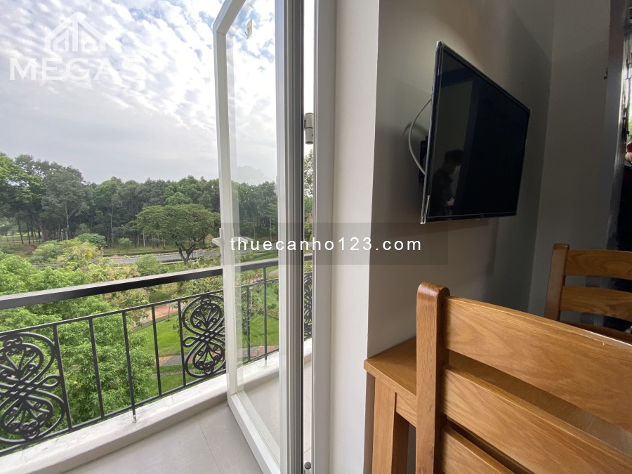 1 phòng ngủ,studio Sân Bay ban công full nội thất 30m2 gần công viên Hoàng Văn Thụ