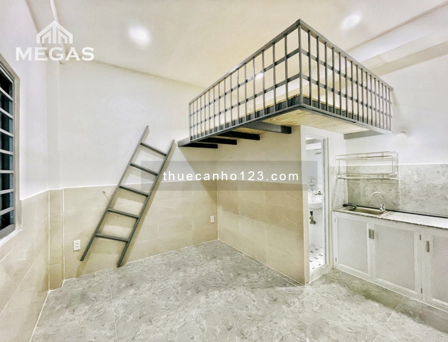 Căn hộ duplex full nội thất ngay chân cầu Hoàng Hoa Thám, gần ngã tư Bảy Hiền