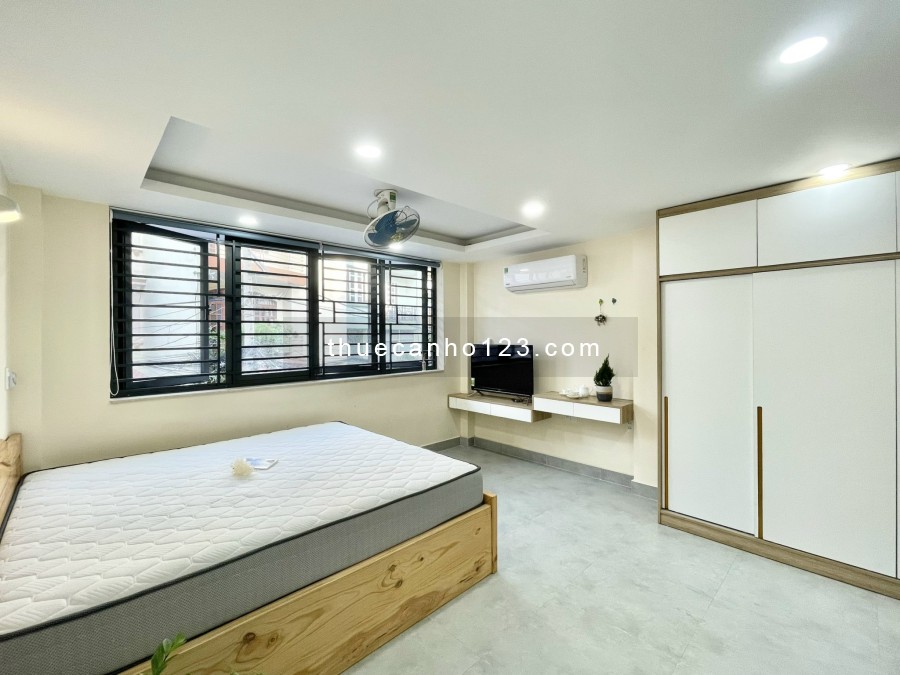 Căn hộ studio cửa sổ lớn - full nội thất - gần sân bay, công viên HVT