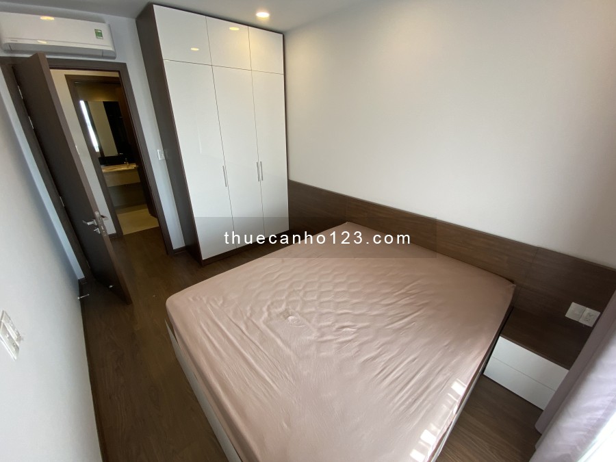 Thuê căn hộ 2 phòng ngủ /2WC đầy đủ tiện nghi tầng cao Kingston Residence Novaland 17 Triệu - Xem