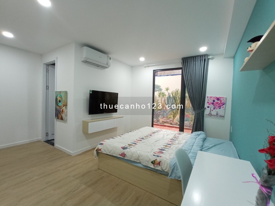 Căn hộ dịch vụ quận 7 Studio bancon rộng rãi thoáng mát