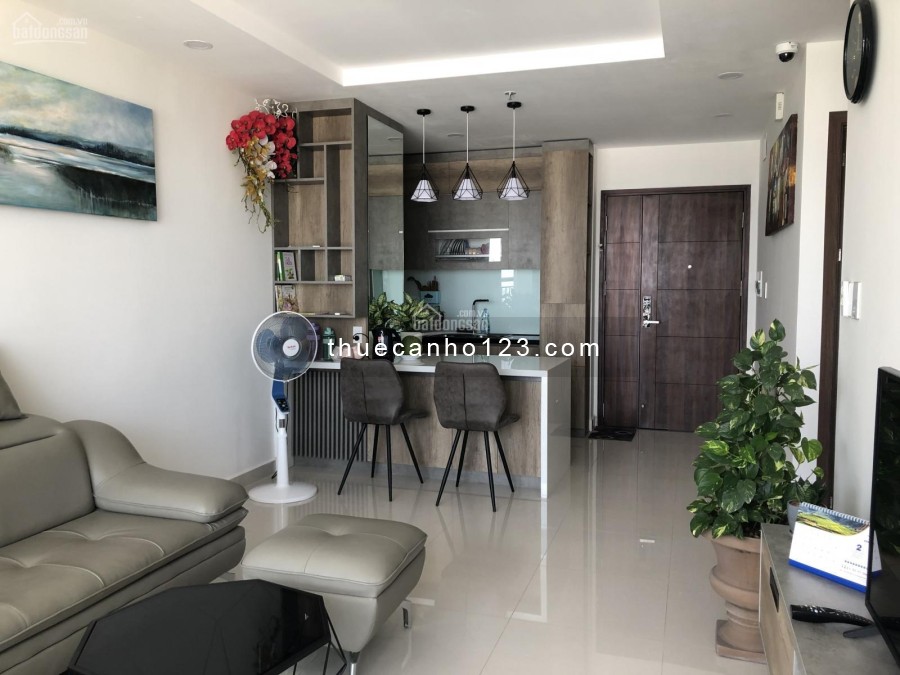 Cho thuê căn hộ 68m2, 2PN, tại CC Phú Đông Premier, view đẹp, giá chỉ 6tr/tháng. LH 0968364060