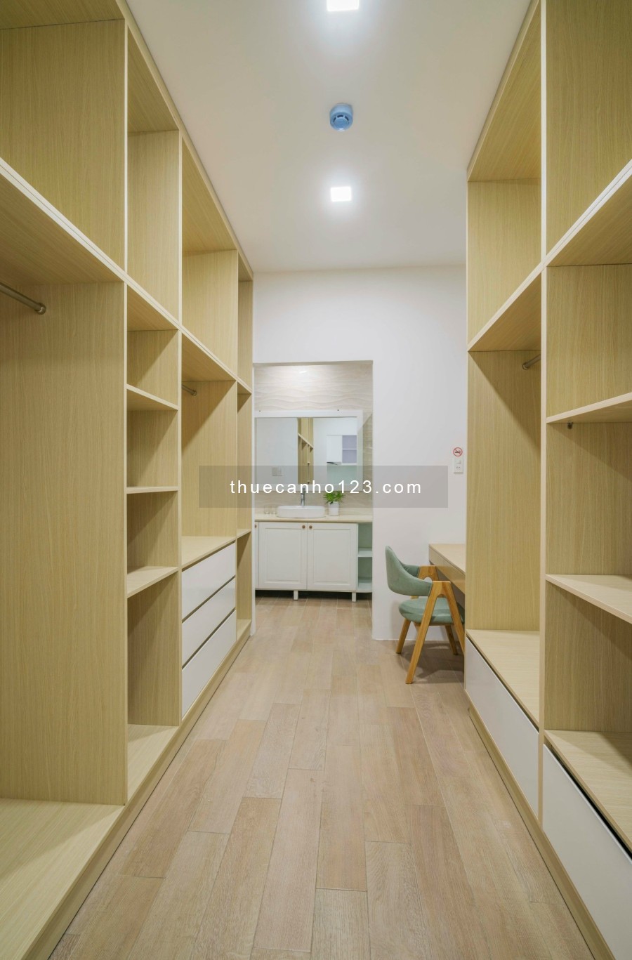 CHDV 5 SAO, trung tâm Quận 3, Giáp Quận 1, Style hiện đại, nhiều giá, phòng GYM Mini, BAN CÔNG/2PN