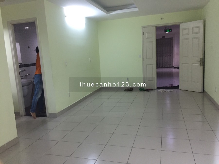 [0937 103 029-Mr.Tiến] Cho thuê căn hộ 2PN-2WC có máy lạnh rèm, máy nước nóng chung cư Hà Đô 10tr/th