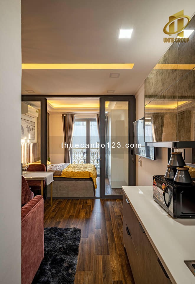 Cho thuê căn hộ 1 phòng ngủ siêu đẹp, full nội thất cao cấp trên đường CMT8, Tân Bình