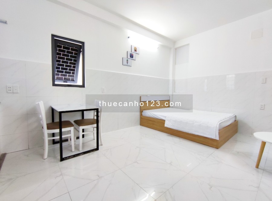 Studio ban công, Cửa sổ lớn, Full Nội Thất, Thân Nhân Trung, Etown Cộng Hòa