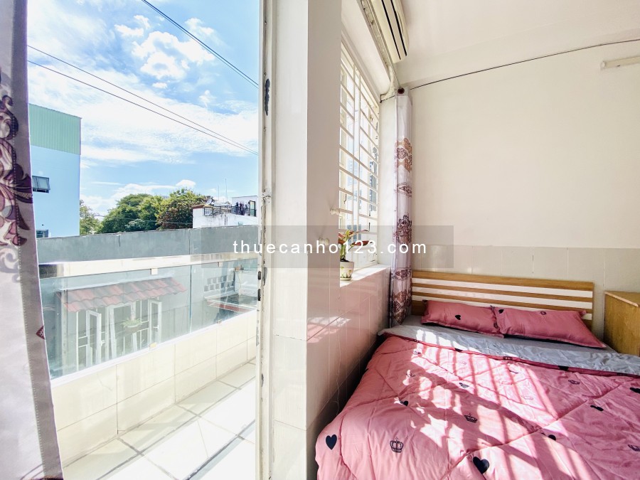 Cho thuê căn hộ studio ban công full nội thất gần phố đi bộ Bùi Viện