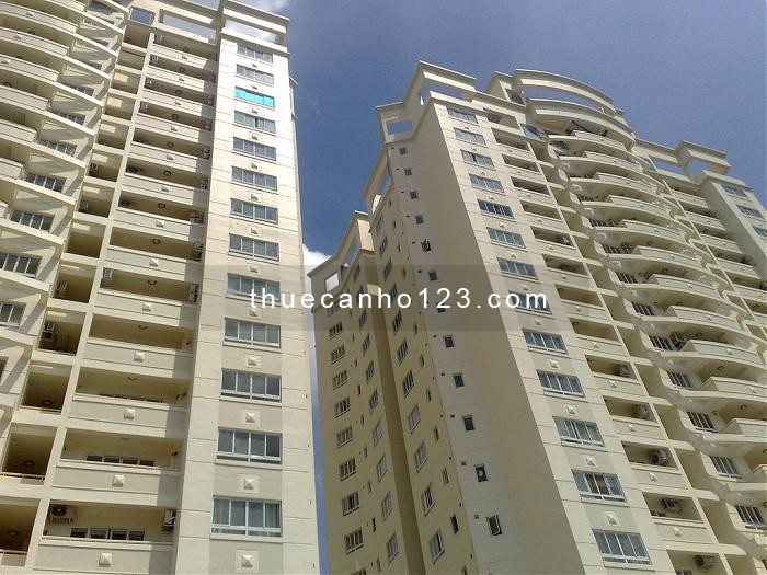 Cho thuê căn hộ chung cư Hùng Vương Plaza Q5.132m,3PN,3WC.đầy đủ nội thất,giá 20tr/th