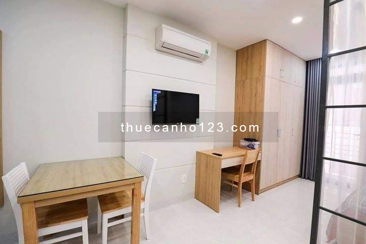 CHDV 1 Phòng ngủ riêng Full nội thất cao cấp mới 100%, có cửa sổ gần Bờ Kè Quận 3