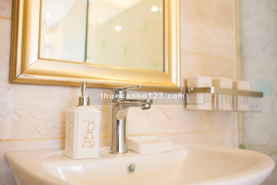 Cho thuê căn hộ cao cấp, full nội thất trên đường Lê Lai trung tâm Quận 1