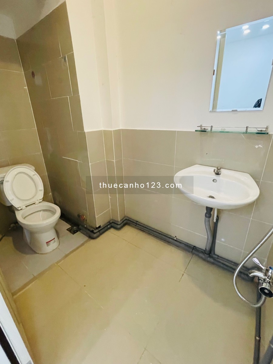 Nhanh nhanh chốt ngay Phòng ban công ngay trung tâm Quận 3, Giá siêu hạt dẽ