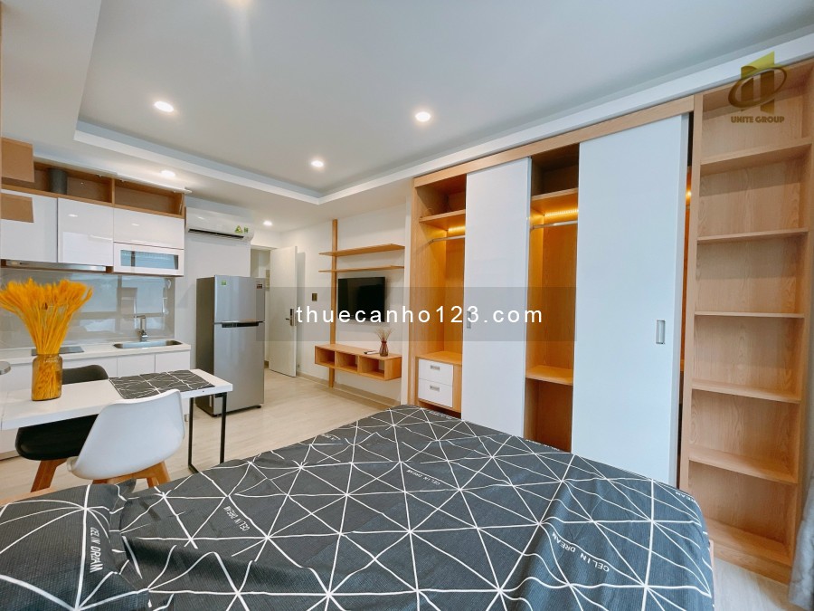 Căn hộ full dịch vụ cao cấp có 1 0 3 tại Quận 1