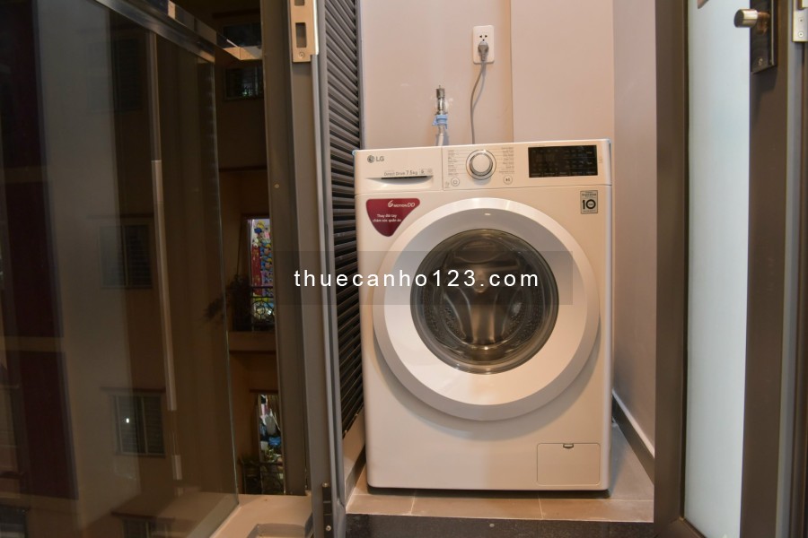 Căn hộ FULL nội thất có máy giặt riêng ngay Q1
