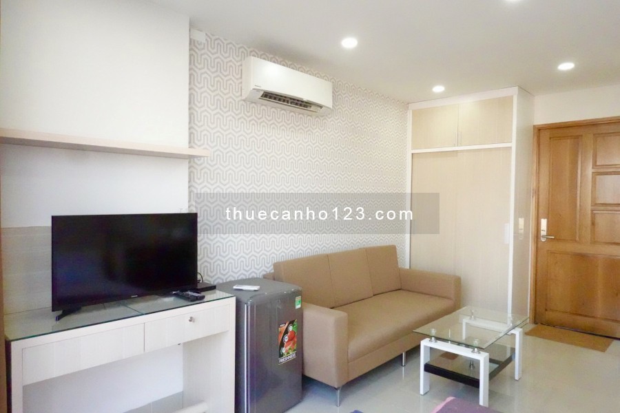 TRỐNG Chdv STUDIO/1 PHÒNG NGỦ ngay trung tâm Quận 1, giáp Quận 4 - BAN CÔNG TRƯỚC/SAU