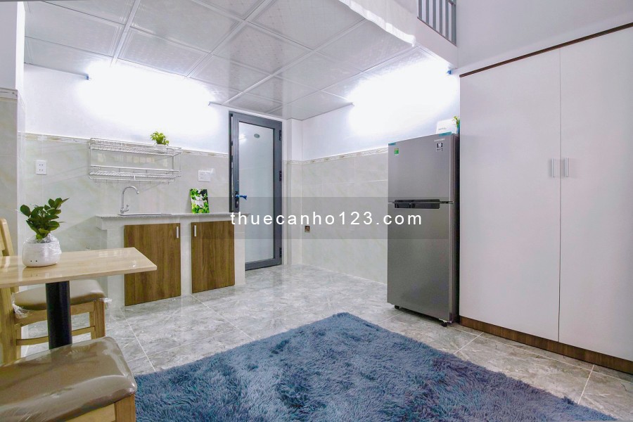 Duplex cửa sổ lớn rộng đẹp, full nội thất ngay Phú Nhuận