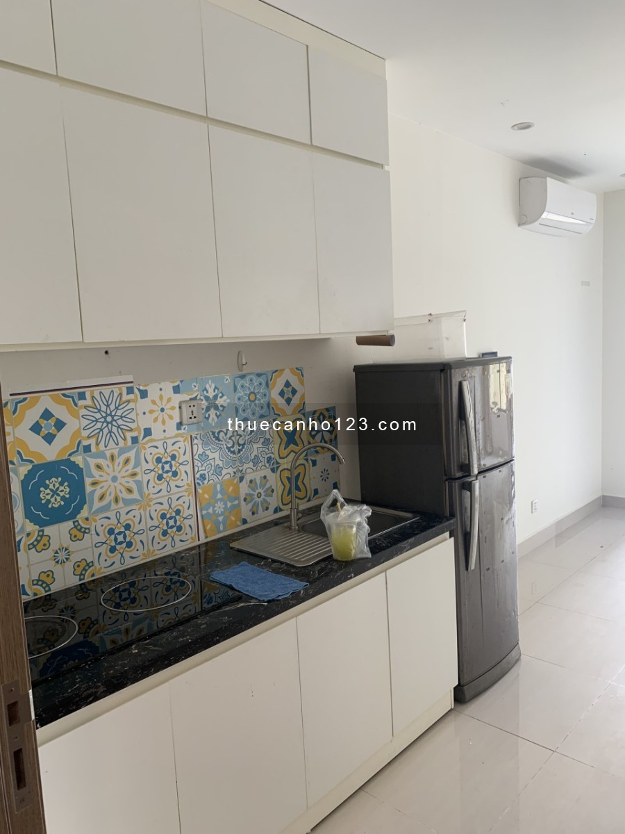 Cho thuê studio bếp rèm tủ lạnh trong Vinhomes quận 9, diện tích 30m2, giá 4,8 Triệu/Tháng