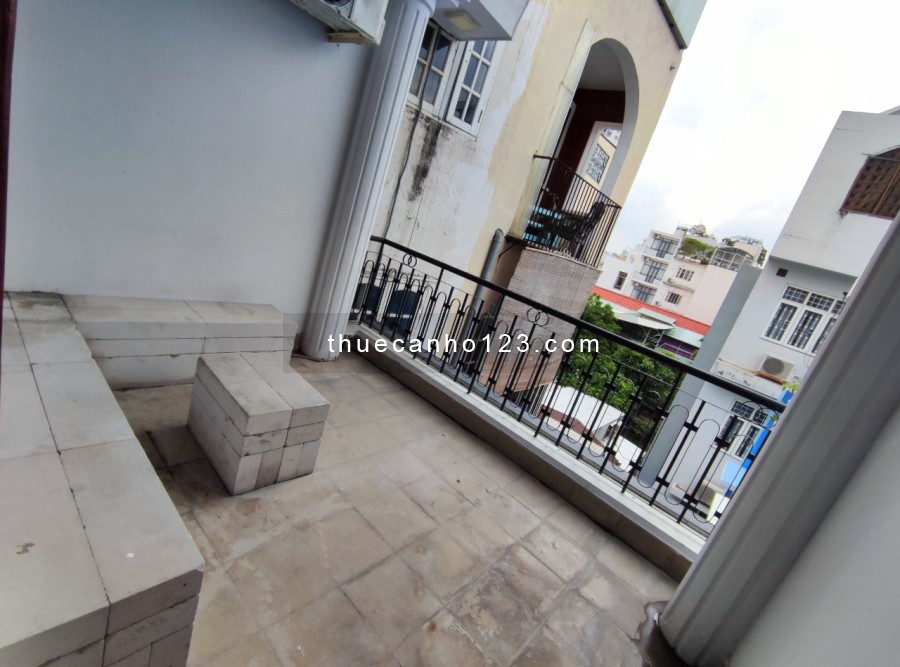 Căn hộ studio ban công siêu lớn, full nội thất, gần chợ Tân Định