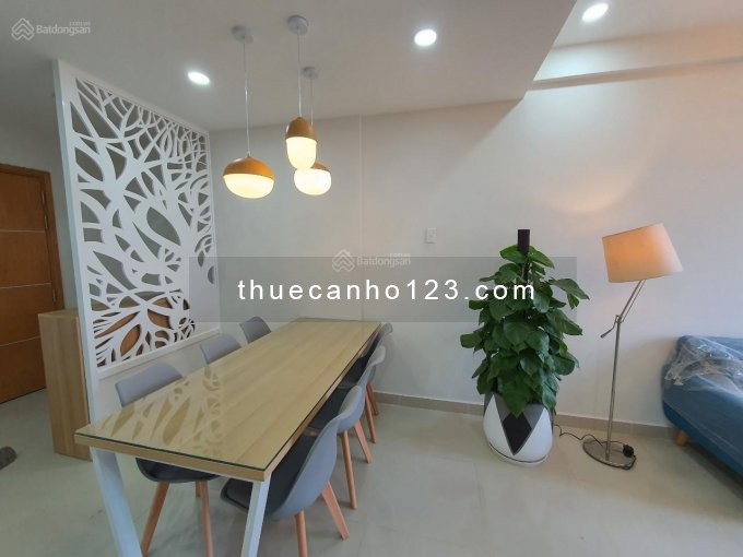 Chính chủ cho thuê căn hộ 200m2, 3PN, tại Him Lam Phú Đông, giá 17 triệu/tháng. LH 0903682609